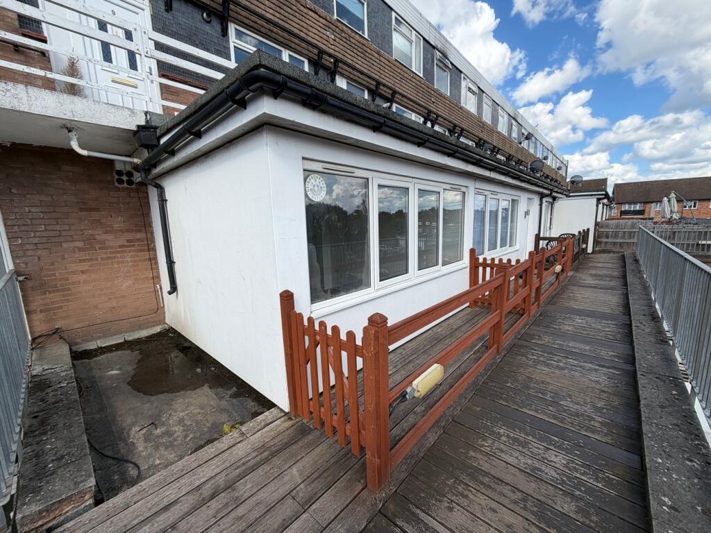 2 bed Apartment for rent in Ashford. From Gregory Brown - Ashford