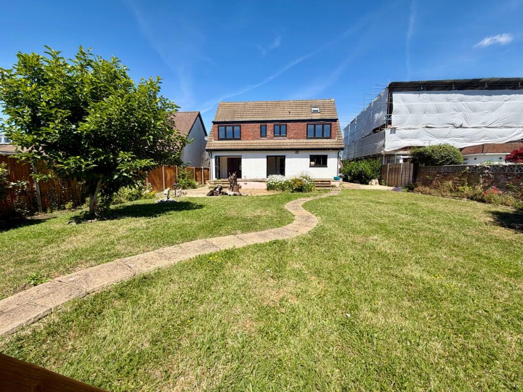 4 bed Detached for rent in Wraysbury. From Gregory Brown - Ashford 4 bed Detached for rent in Wraysbury. From Gregory Brown - Ashford