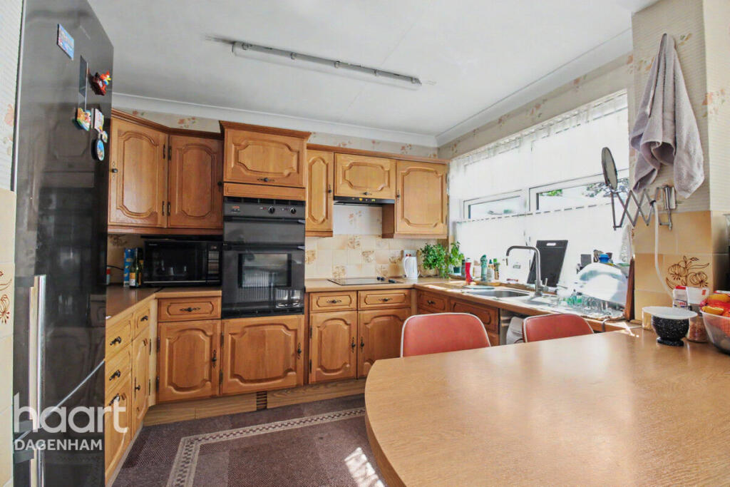 3 bed End of Terrace for rent in Dagenham. From haart - Dagenham