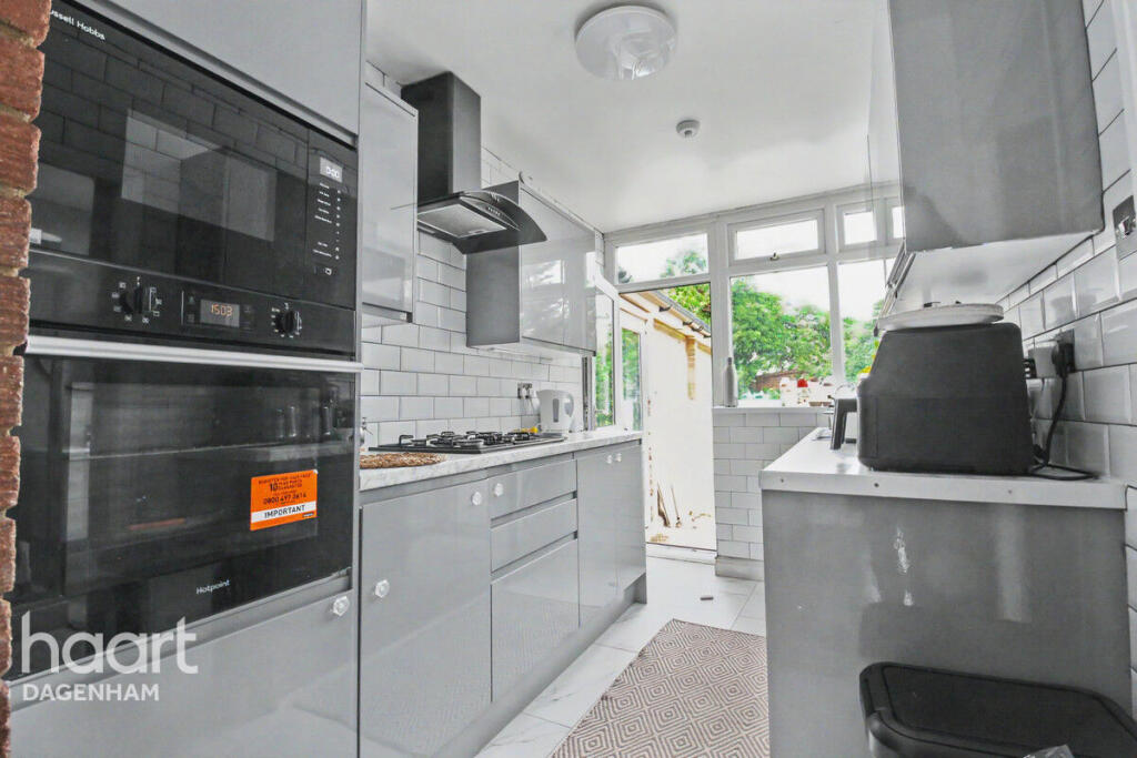 3 bed Semi Detached for rent in Dagenham. From haart - Dagenham