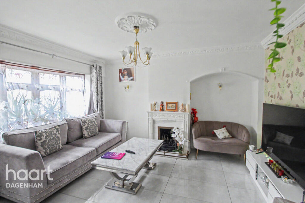 3 bed Mid Terraced House for rent in Dagenham. From haart - Dagenham