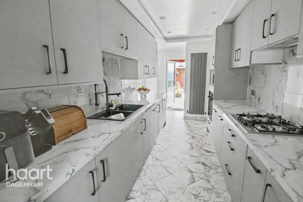 3 bed Semi Detached for rent in Dagenham. From haart - Dagenham