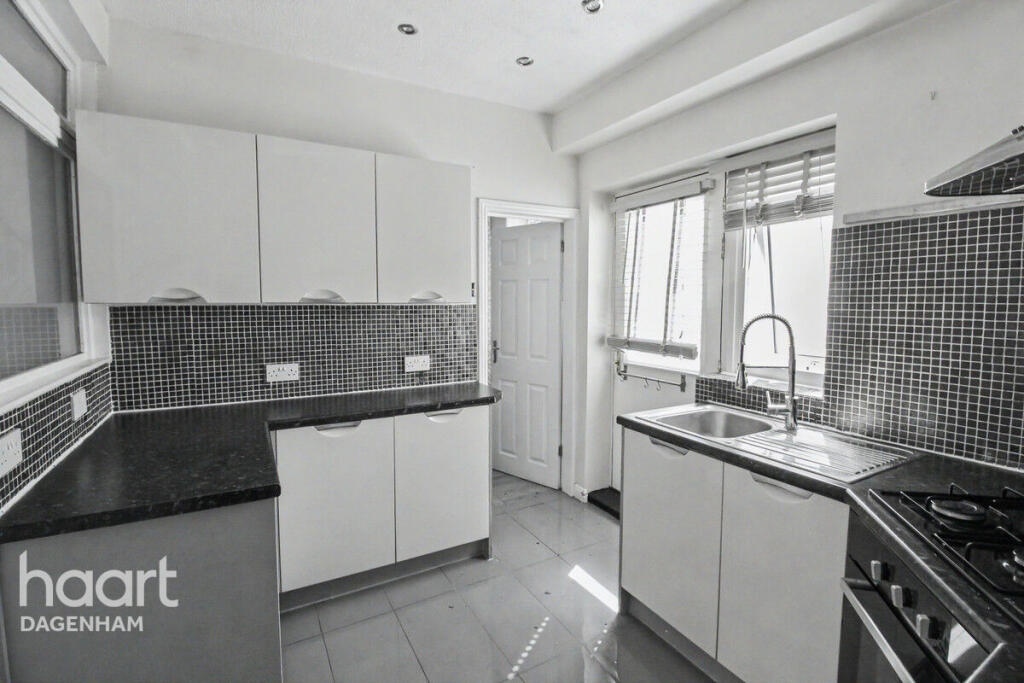 3 bed Mid Terraced House for rent in Dagenham. From haart - Dagenham