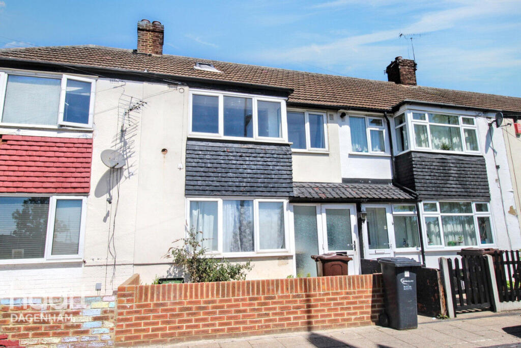 4 bed Mid Terraced House for rent in Dagenham. From haart - Dagenham
