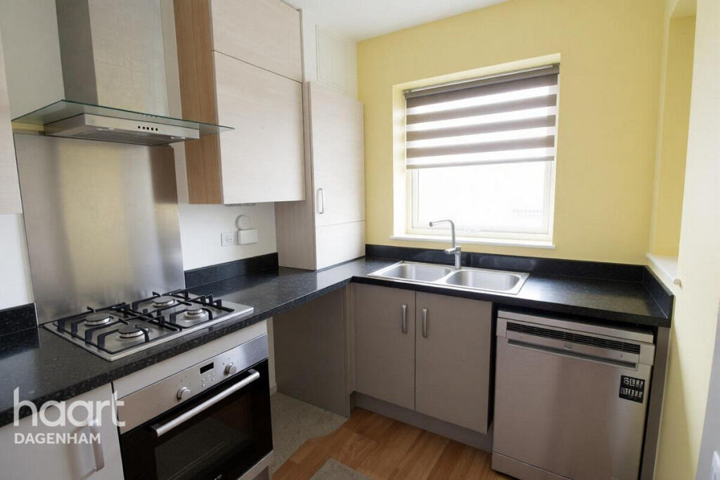 3 bed Mid Terraced House for rent in Dagenham. From haart - Dagenham