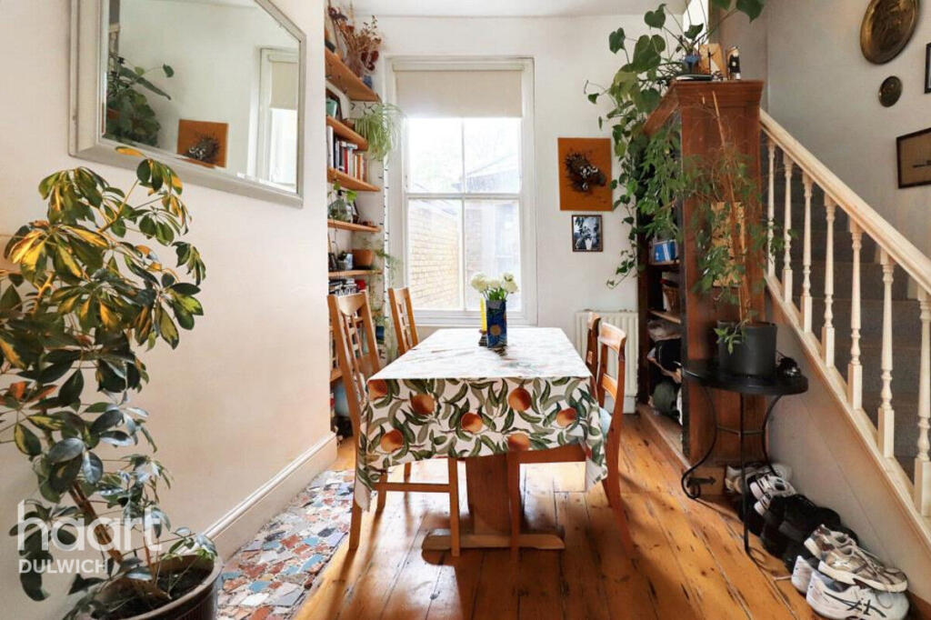 2 bed 1st Floor Flat for rent in London. From haart - Dulwich