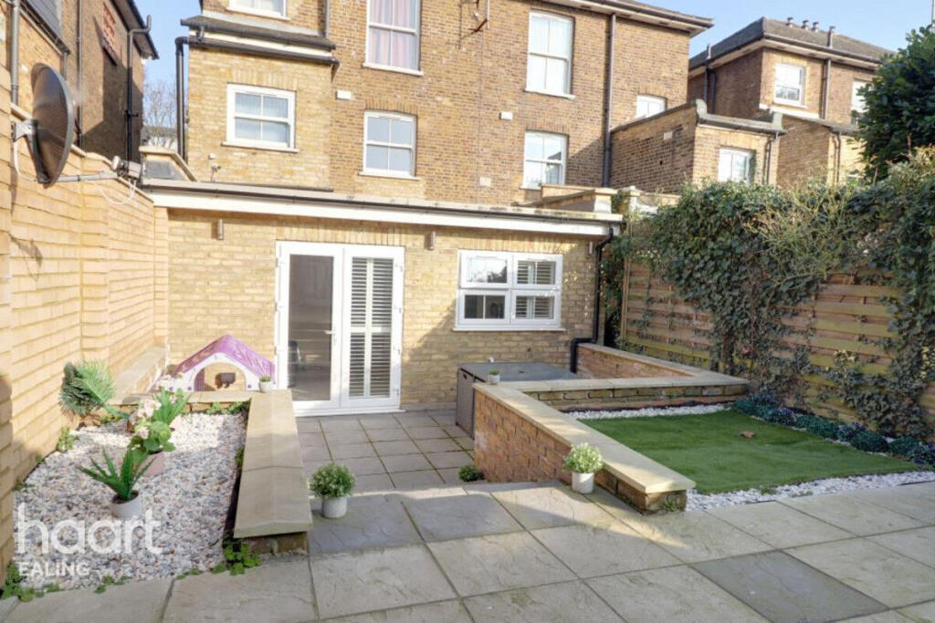 2 bed Apartment for rent in London. From haart - Ealing - Lettings
