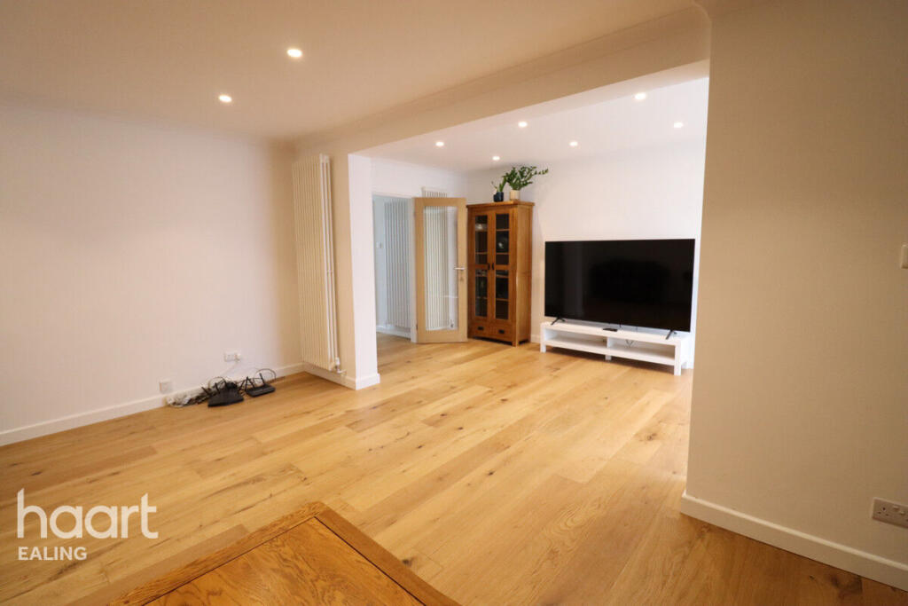 4 bed Mid Terraced House for rent in London. From haart - Ealing - Lettings 4 bed Mid Terraced House for rent in London. From haart - Ealing - Lettings