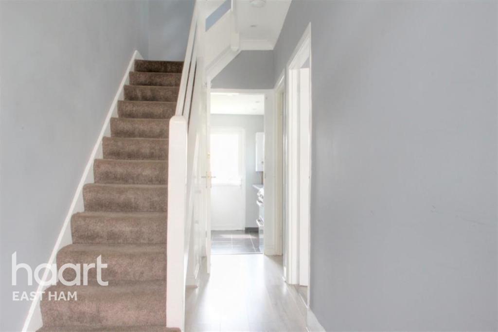 3 bed Mid Terraced House for rent in East Ham. From haart - East Ham