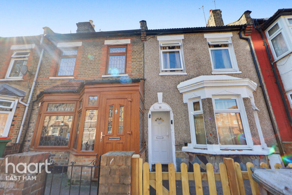 3 bed Mid Terraced House for rent in London. From haart - East Ham