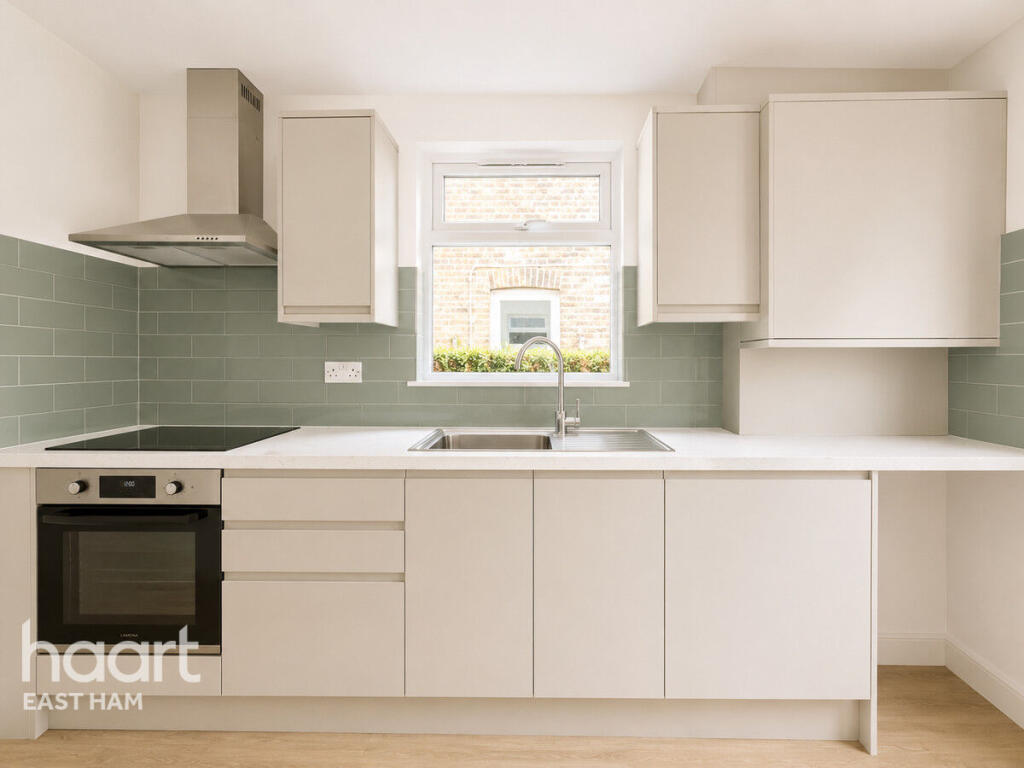 3 bed Mid Terraced House for rent in East Ham. From haart - East Ham