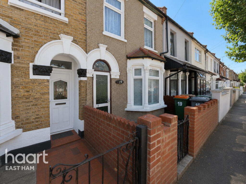 3 bed Mid Terraced House for rent in London. From haart - East Ham