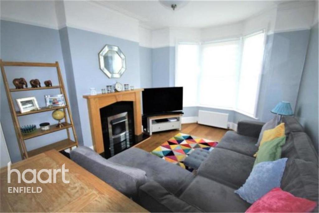 3 bed Mid Terraced House for rent in Waltham Cross. From haart - Enfield - Lettings