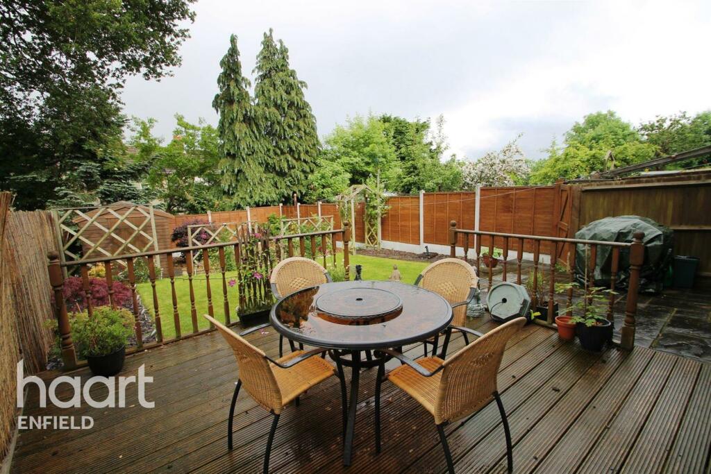 3 bed Mid Terraced House for rent in Southgate. From haart - Enfield - Lettings