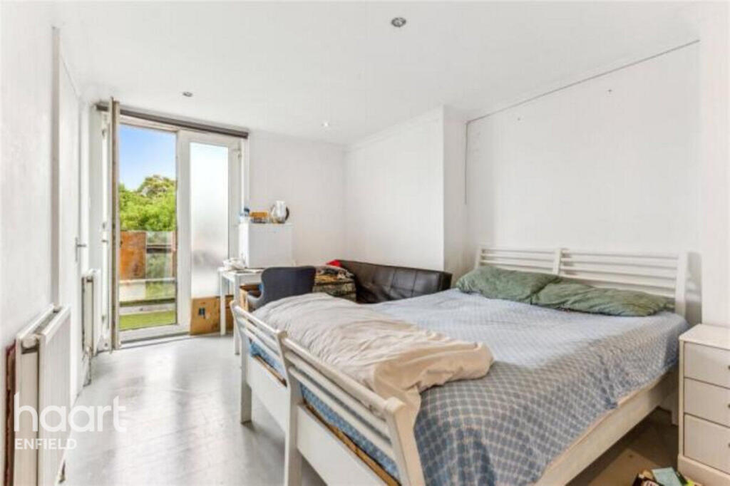 3 bed Apartment for rent in London. From haart - Enfield