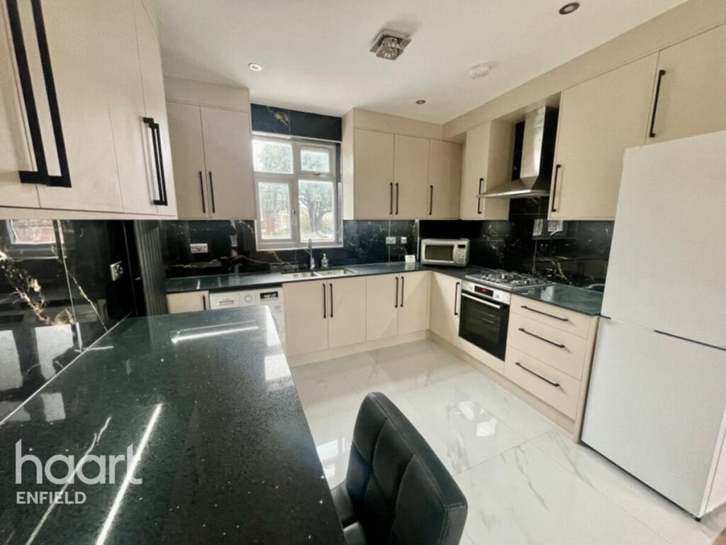3 bed Apartment for rent in London. From haart - Enfield 3 bed Apartment for rent in London. From haart - Enfield