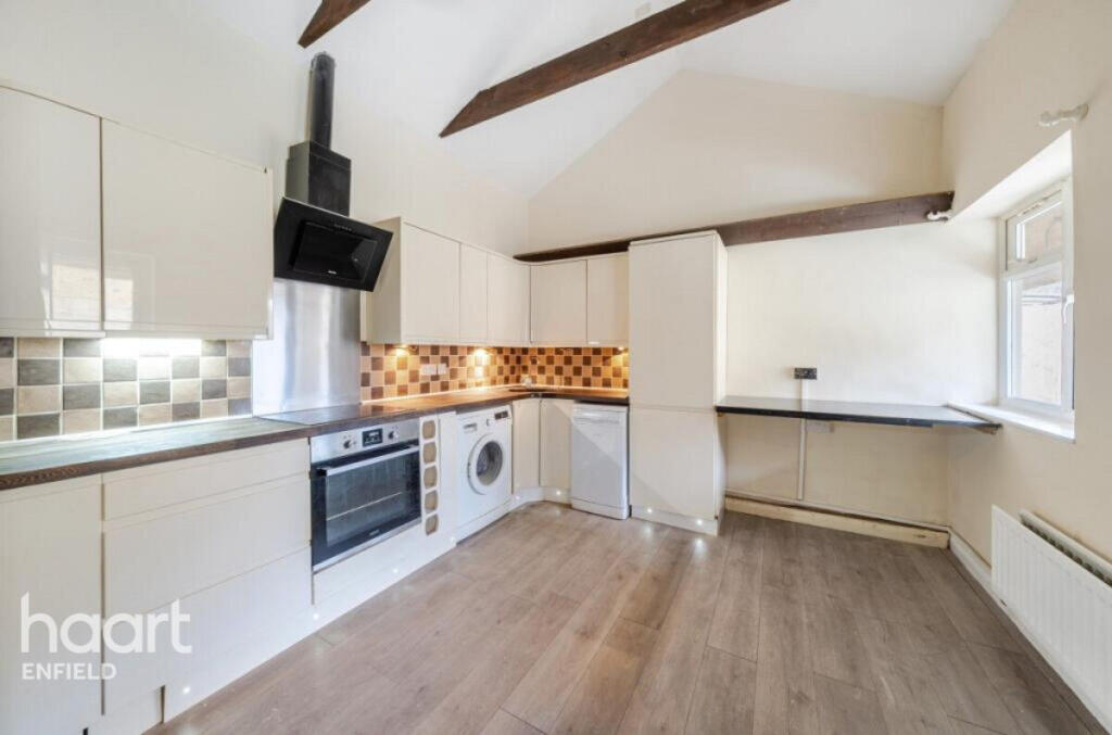 2 bed Bungalow for rent in Waltham Cross. From haart - Enfield