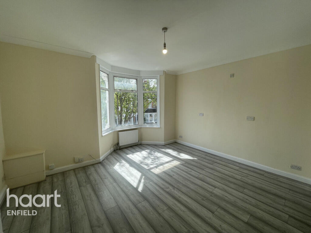 3 bed Apartment for rent in Edmonton. From haart - Enfield