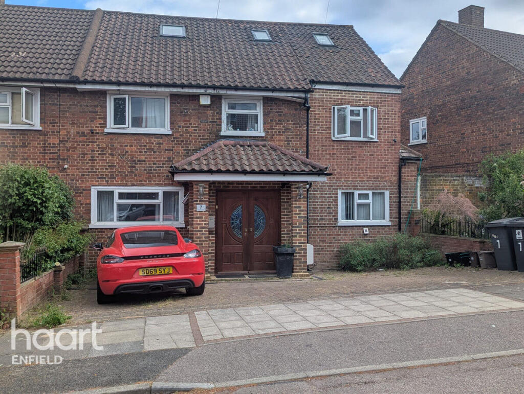 7 bed Mid Terraced House for rent in Friern Barnet. From haart - Enfield