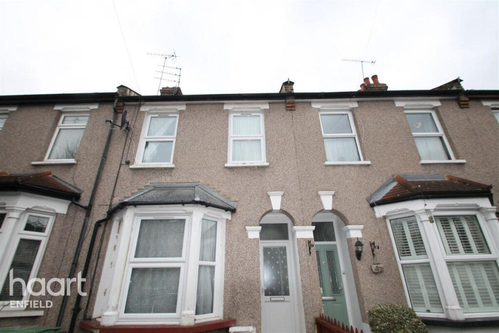 3 bed Mid Terraced House for rent in Edmonton. From haart - Enfield