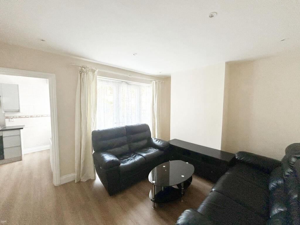 1 bed Annexe for rent in Stanmore. From haart - Harrow
