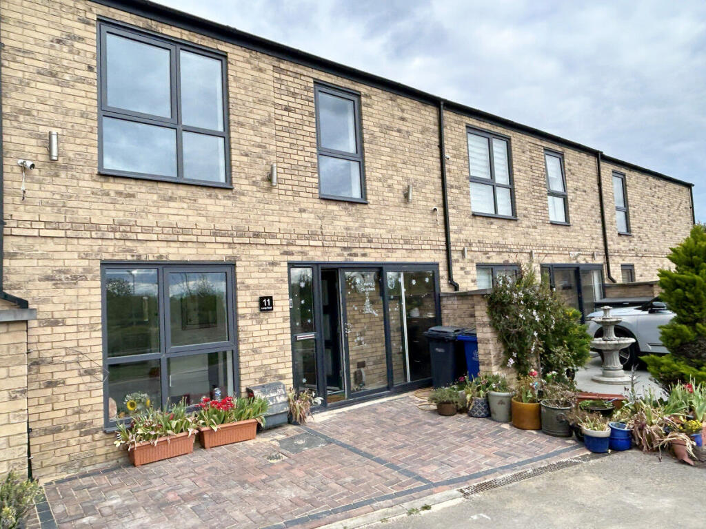 4 bed Mid Terraced House for rent in London. From haart - Harrow