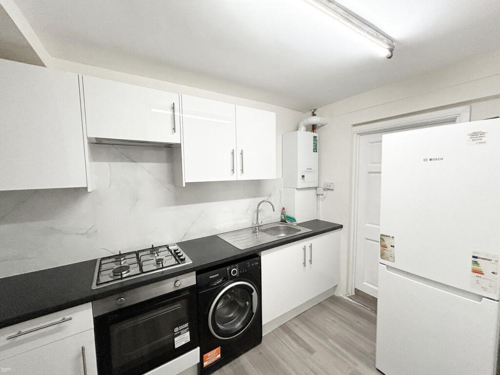 3 bed End of Terrace for rent in London. From haart - Harrow