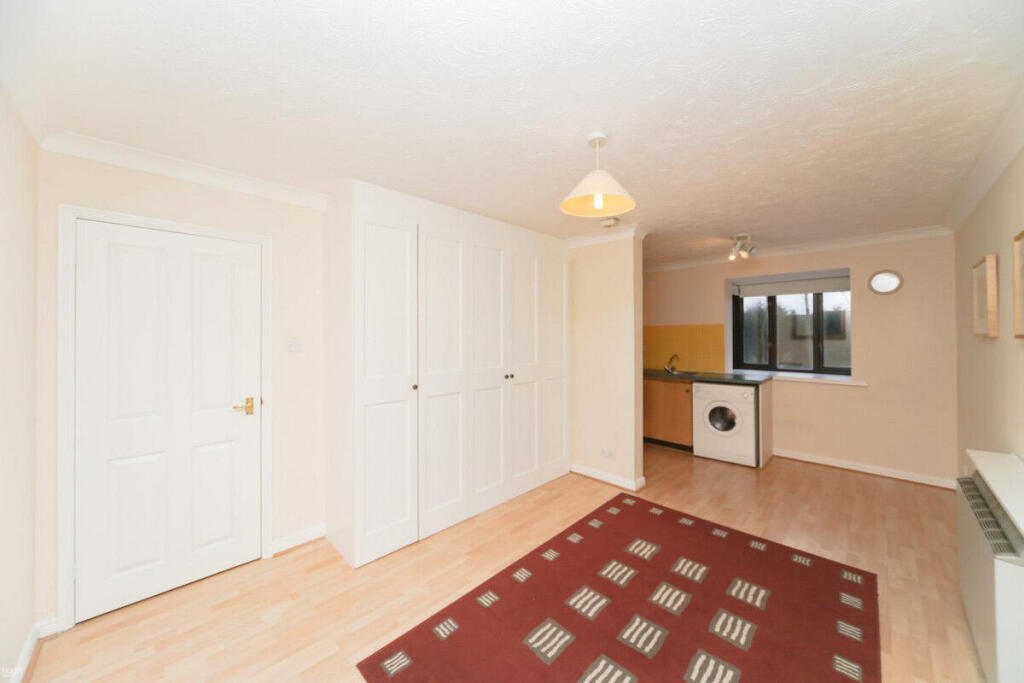 4 bed Studio for rent in Hendon. From haart - Harrow