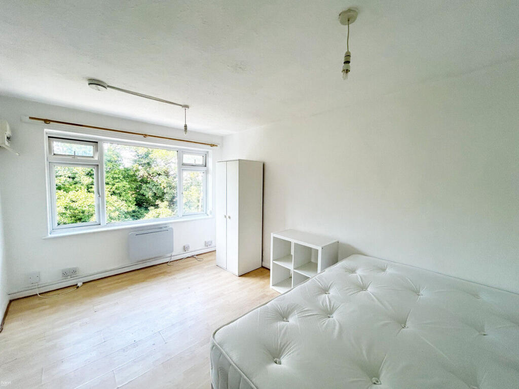 4 bed Studio for rent in Wembley. From haart - Harrow