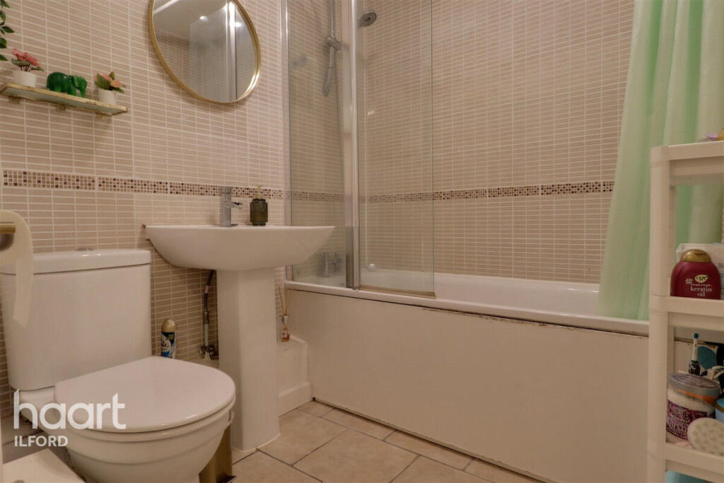 2 bed 1st Floor Flat for rent in Ilford. From haart - Ilford