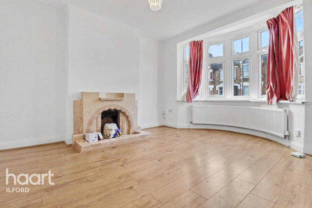 3 bed Mid Terraced House for rent in Ilford. From haart - Ilford