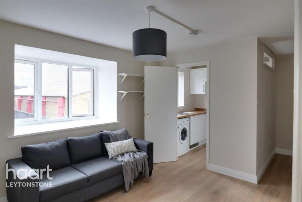 1 bed 1st Floor Flat for rent in Wanstead. From haart - Leytonstone