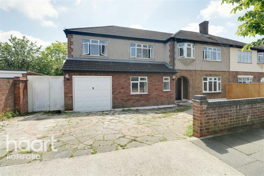 5 bed Detached House for rent in Romford. From haart - Romford 