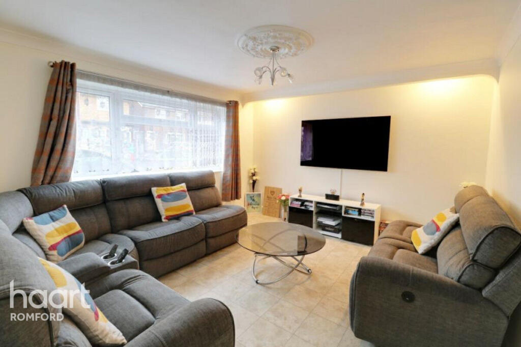 3 bed Semi Detached for rent in Romford. From haart - Romford
