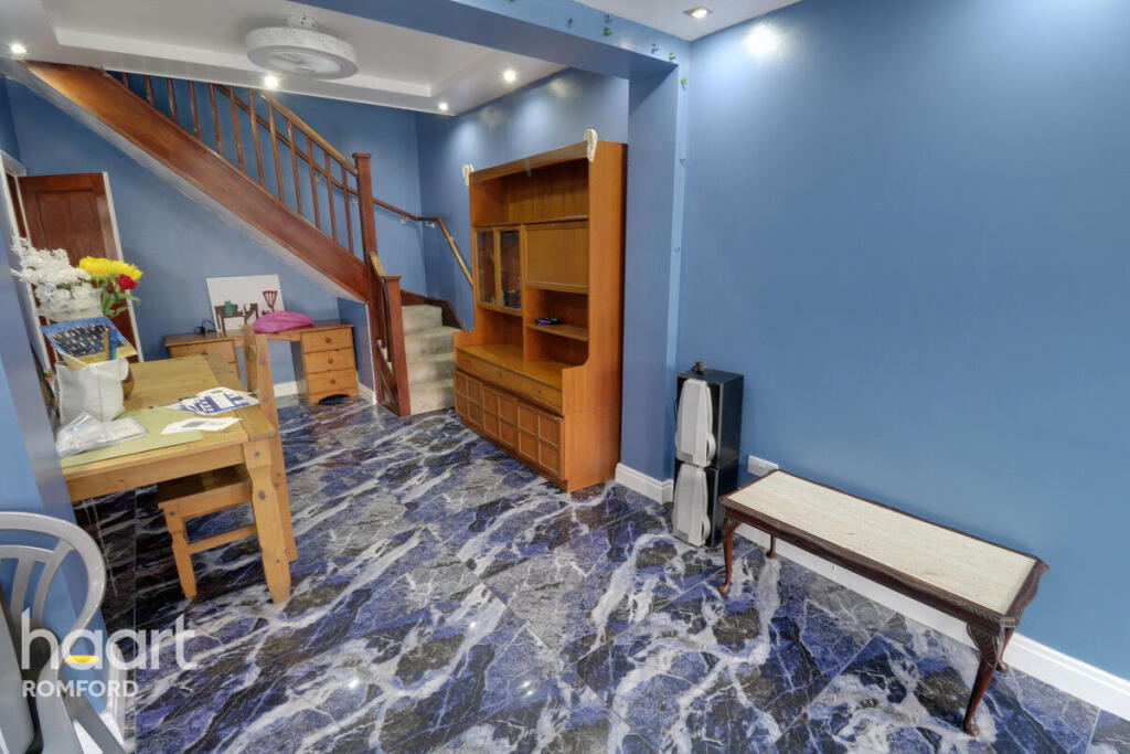 5 bed Detached bungalow for rent in Romford. From haart - Romford