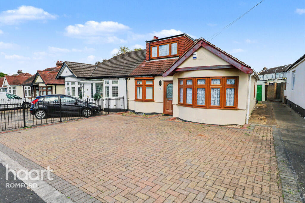 3 bed Chalet for rent in Romford. From haart - Romford