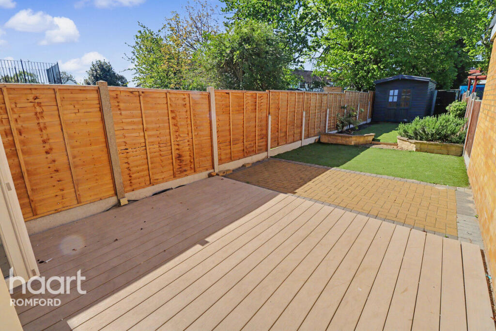 4 bed Town House for rent in Romford. From haart - Romford