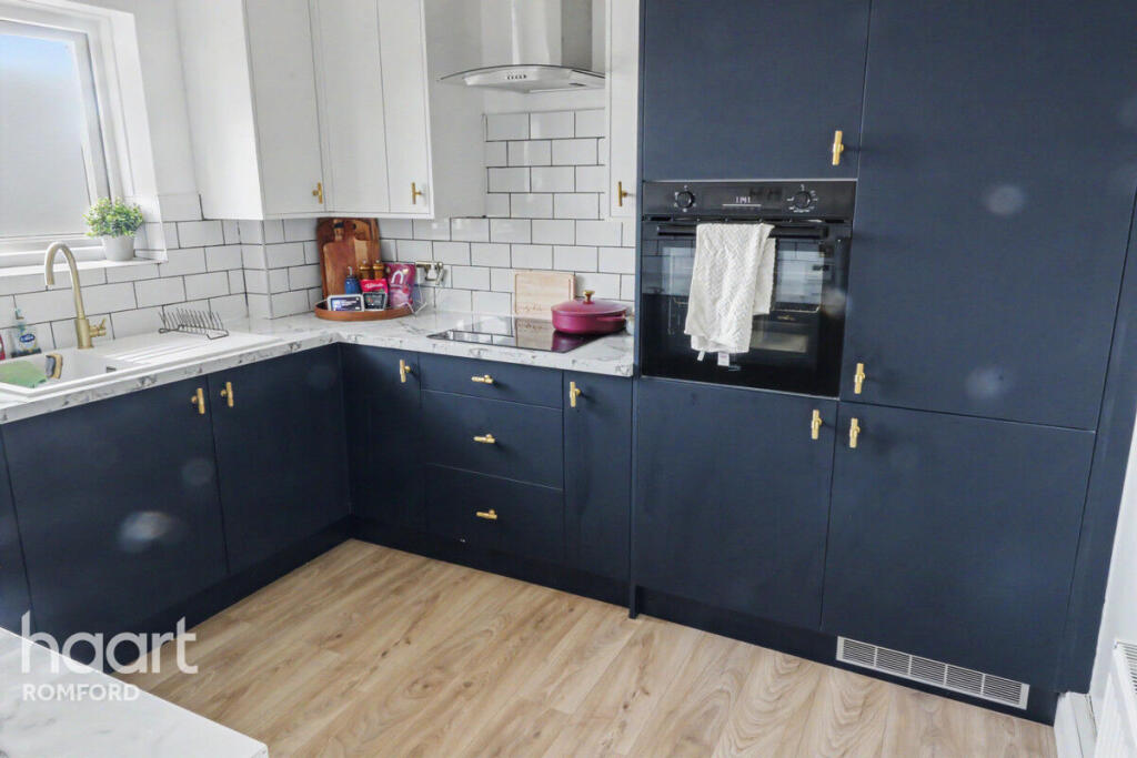 2 bed 1st Floor Flat for rent in Romford. From haart - Romford