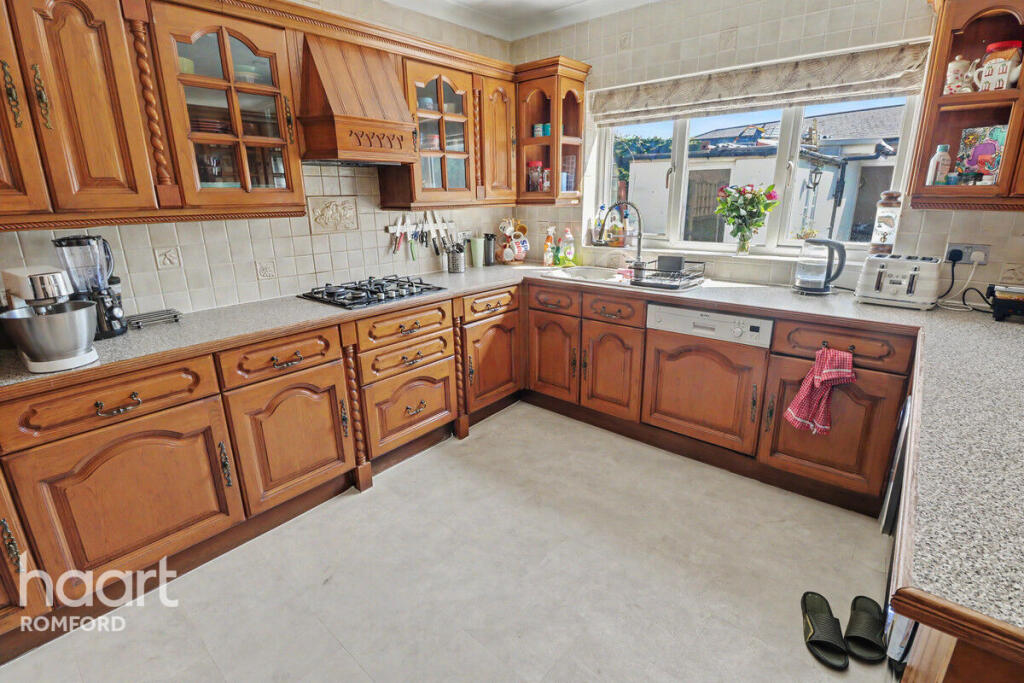 3 bed Semi Detached for rent in Romford. From haart - Romford