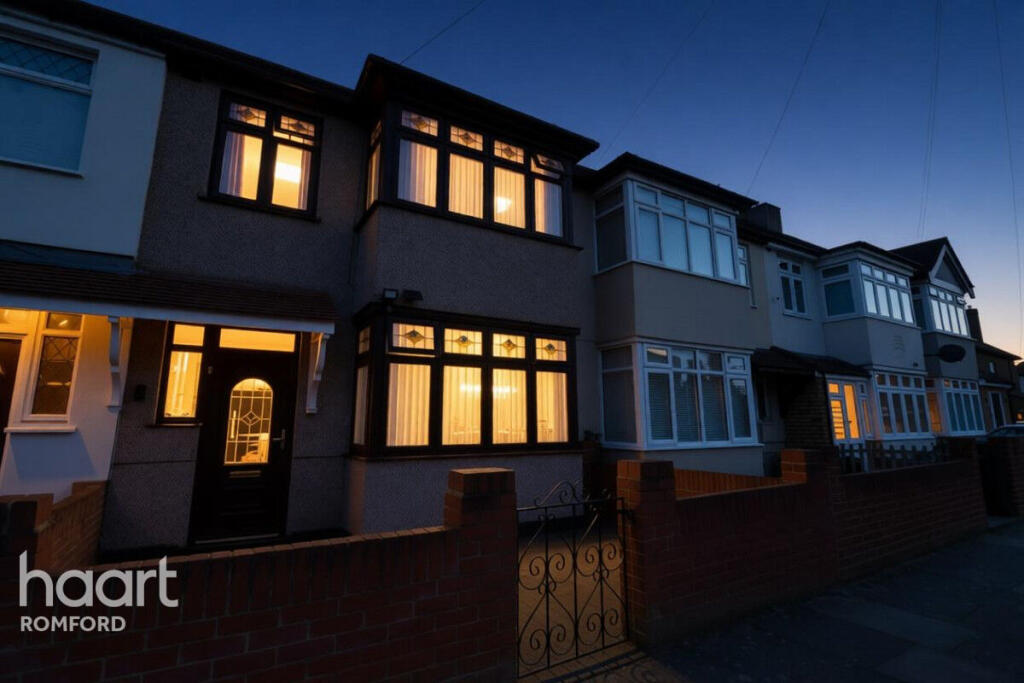 3 bed Mid Terraced House for rent in Romford. From haart - Romford 3 bed Mid Terraced House for rent in Romford. From haart - Romford