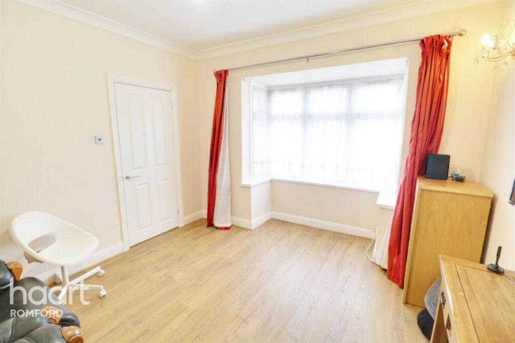 3 bed Semi-detached bungalow for rent in Romford. From haart - Romford 3 bed Semi-detached bungalow for rent in Romford. From haart - Romford