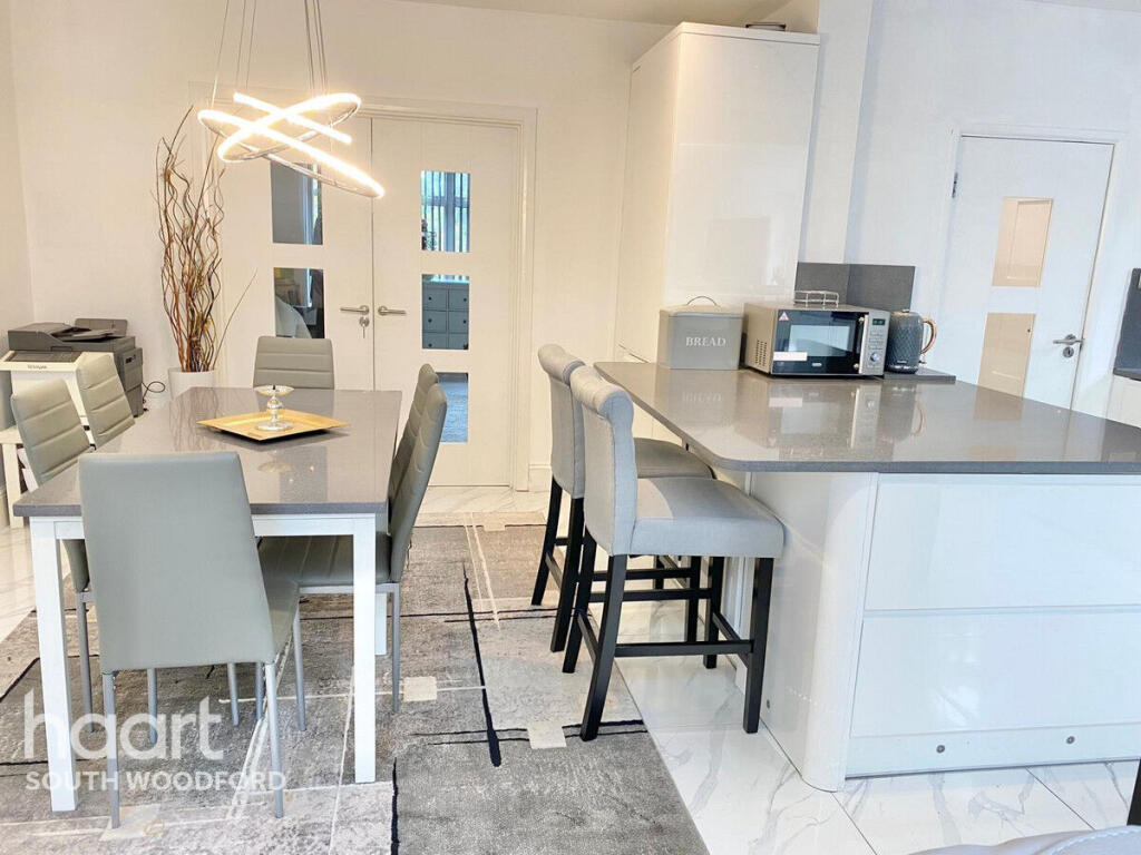 4 bed Semi Detached for rent in London. From haart - South Woodford 4 bed Semi Detached for rent in London. From haart - South Woodford