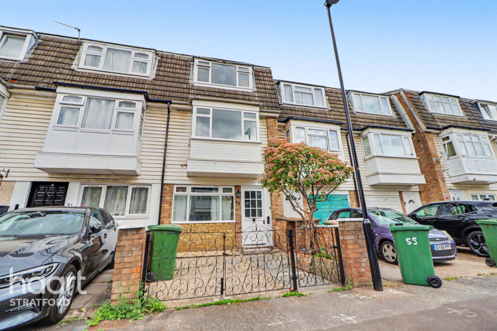 4 bed Mid Terraced House for rent in London. From haart - Stratford