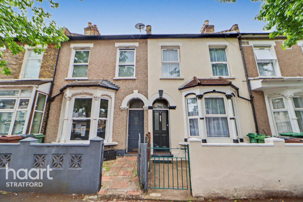 4 bed Mid Terraced House for rent in Stratford. From haart - Stratford