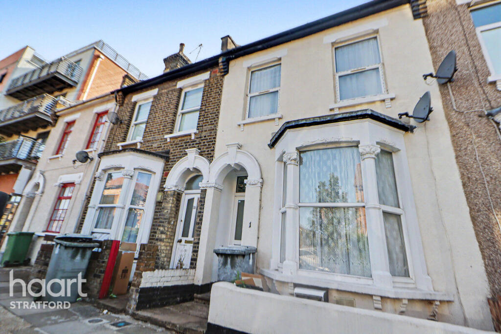 3 bed Mid Terraced House for rent in Stratford. From haart - Stratford
