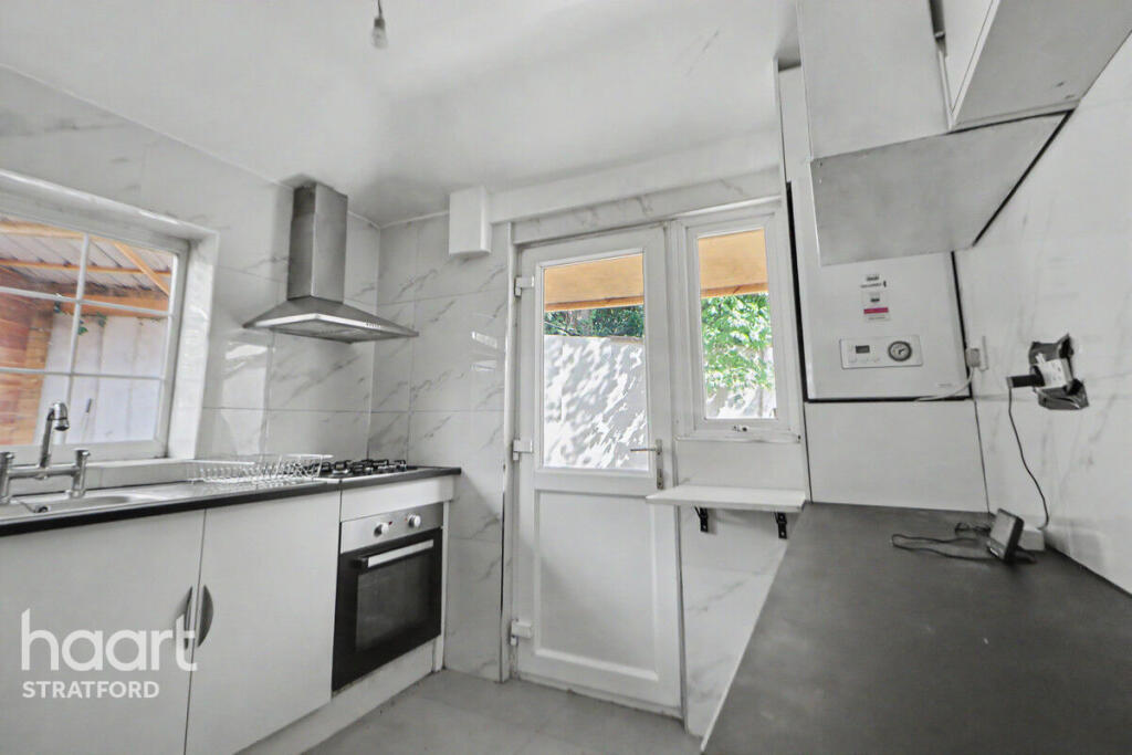 2 bed Detached bungalow for rent in West Ham. From haart - Stratford