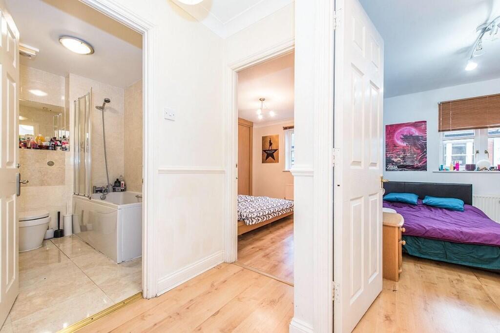 2 bed 1st Floor Flat for rent in Egham. From Hampton-Heath - Staines-upon-Thames 2 bed 1st Floor Flat for rent in Egham. From Hampton-Heath - Staines-upon-Thames