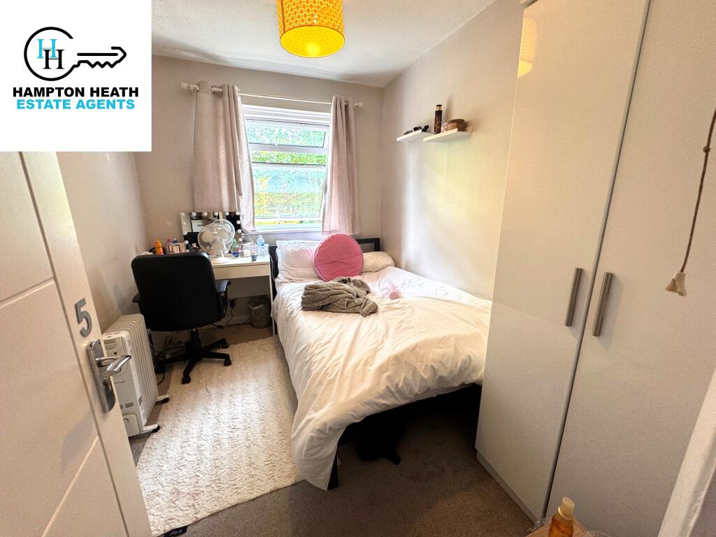 1 bed Mid Terraced House for rent in Egham. From Hampton-Heath - Staines-upon-Thames