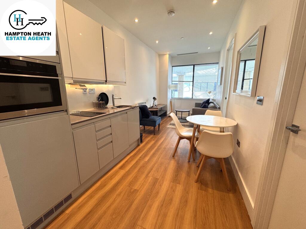 2 bed 1st Floor Flat for rent in Slough. From Hampton-Heath - Staines-upon-Thames