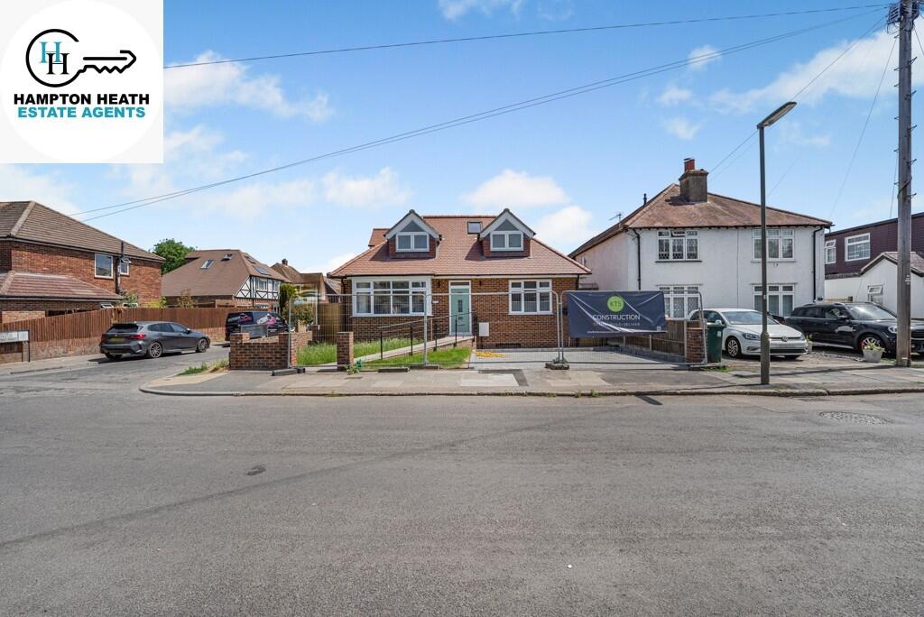 3 bed Detached bungalow for rent in Shepperton Green. From Hampton-Heath - Staines-upon-Thames